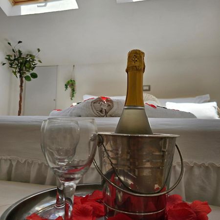 La Mansarda Suite Benevento Bagian luar foto