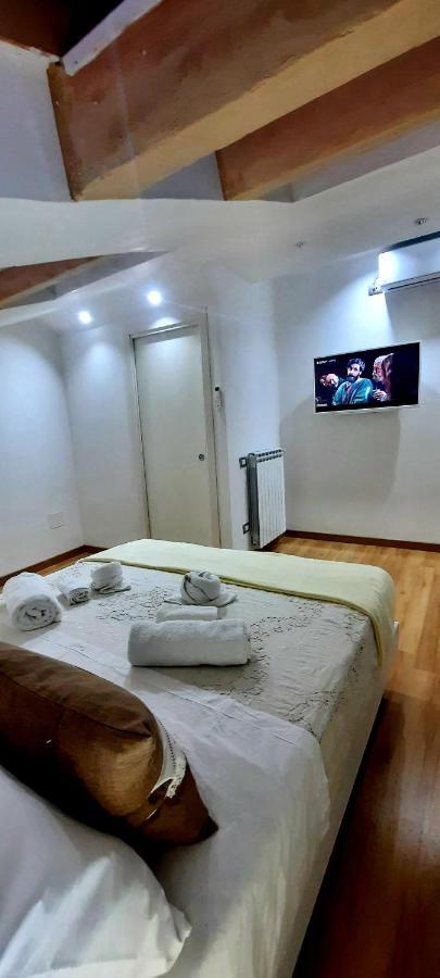La Mansarda Suite Benevento Bagian luar foto