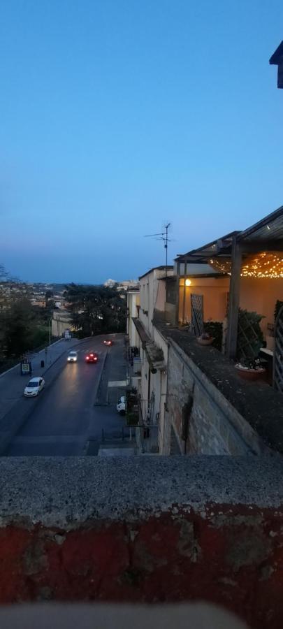 La Mansarda Suite Benevento Bagian luar foto