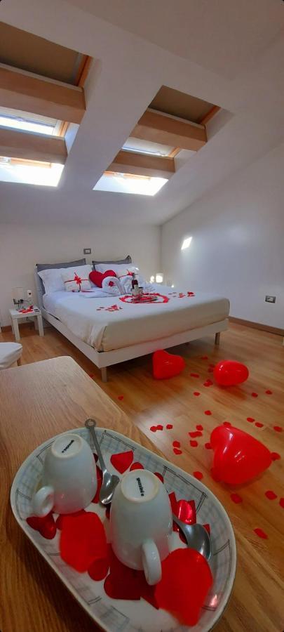 La Mansarda Suite Benevento Bagian luar foto