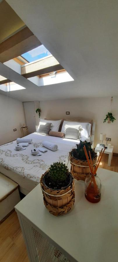 La Mansarda Suite Benevento Bagian luar foto