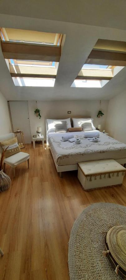 La Mansarda Suite Benevento Bagian luar foto
