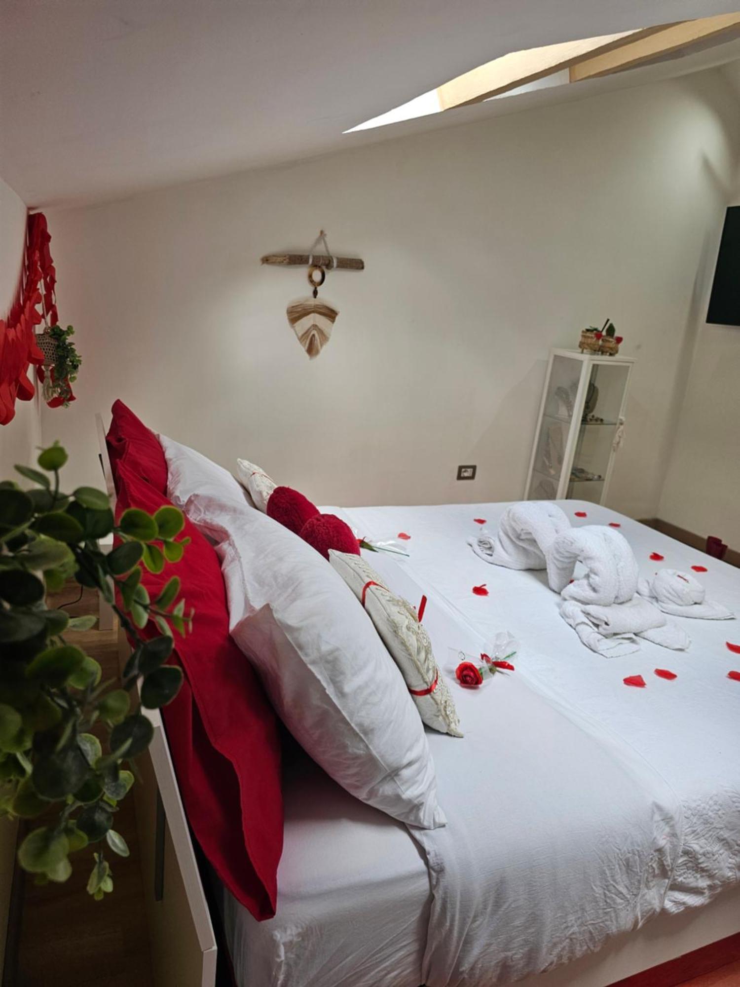 La Mansarda Suite Benevento Bagian luar foto