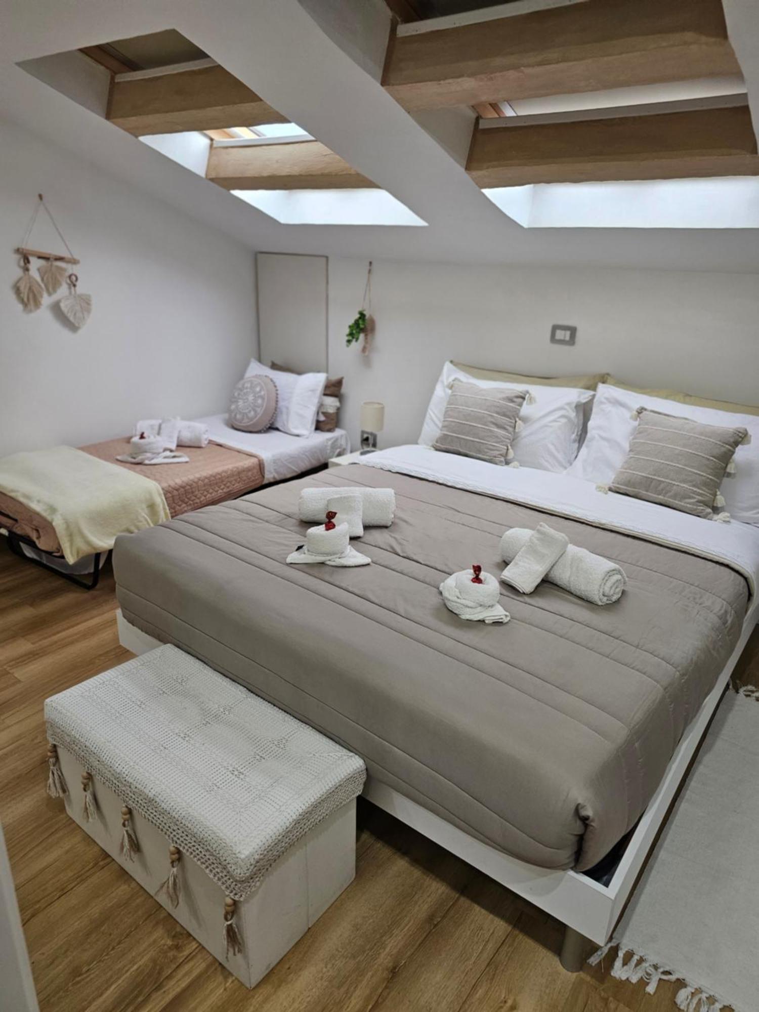 La Mansarda Suite Benevento Bagian luar foto