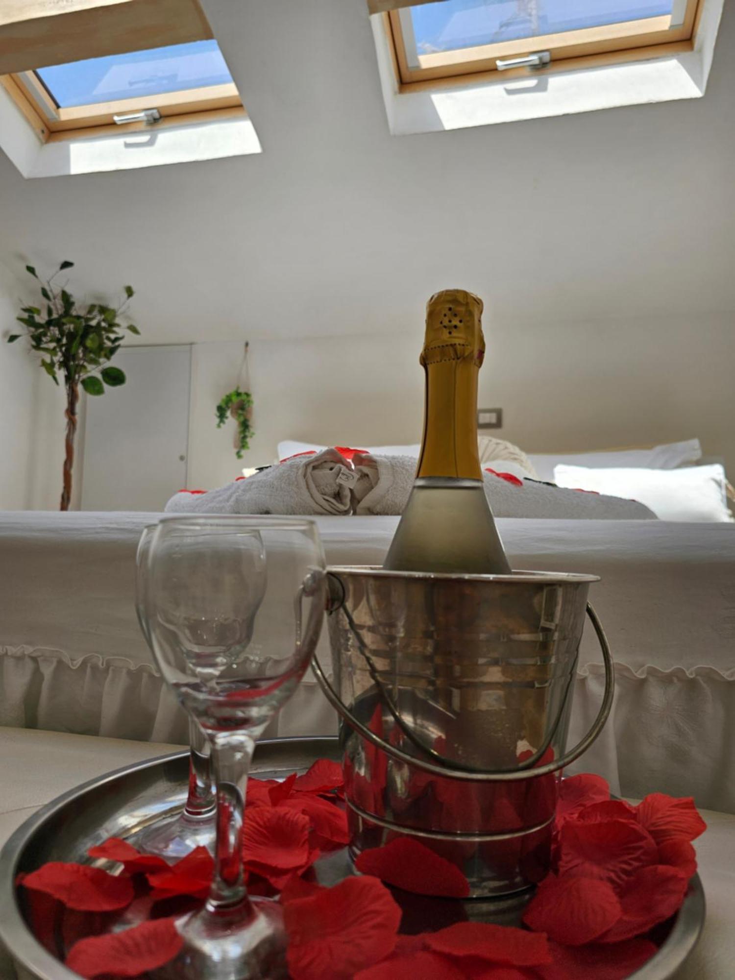 La Mansarda Suite Benevento Bagian luar foto