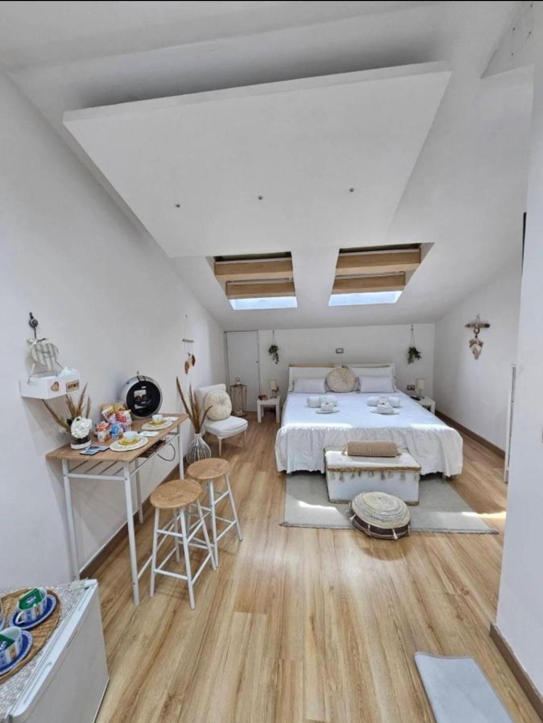 La Mansarda Suite Benevento Bagian luar foto