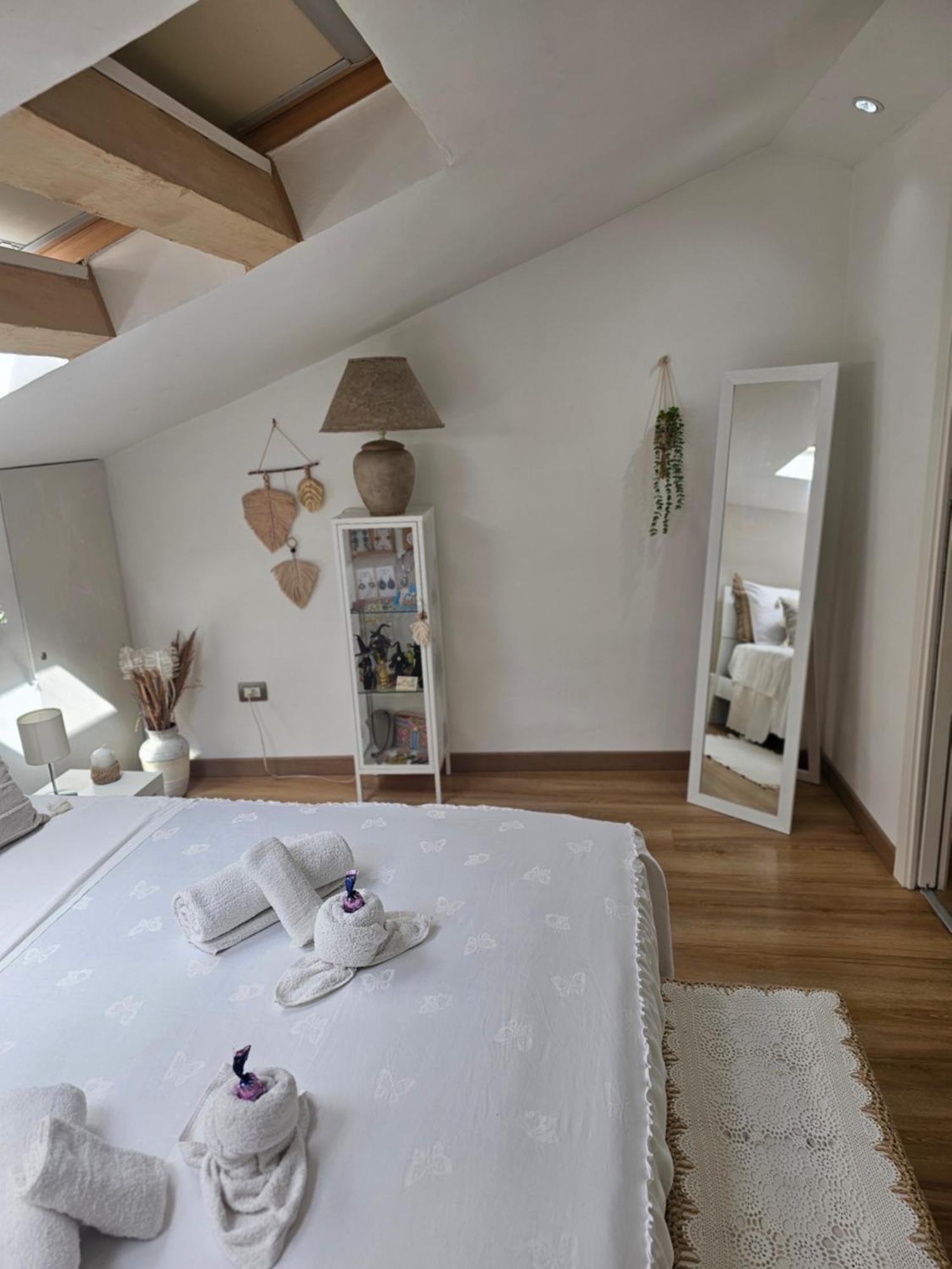 La Mansarda Suite Benevento Bagian luar foto