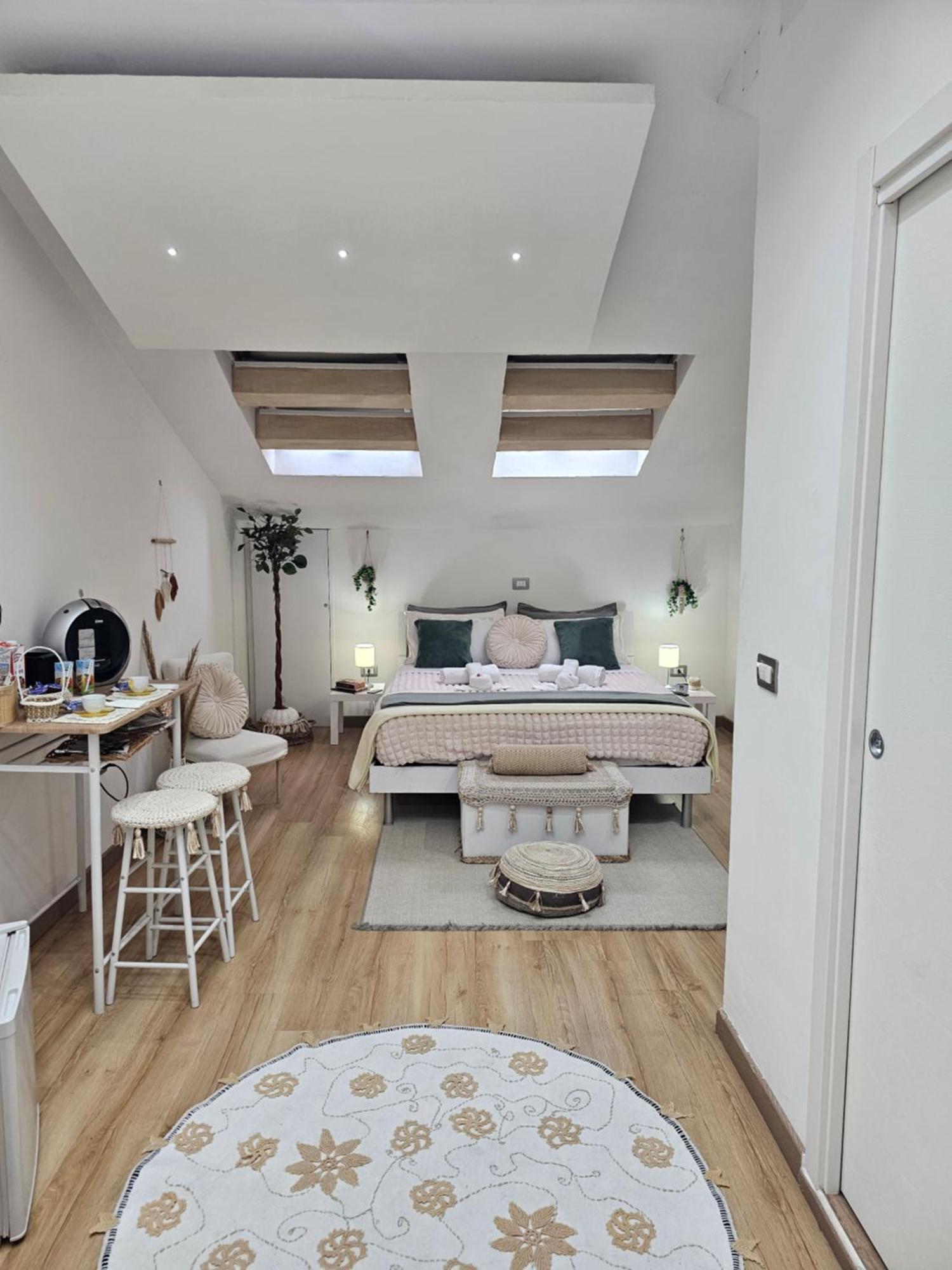 La Mansarda Suite Benevento Bagian luar foto
