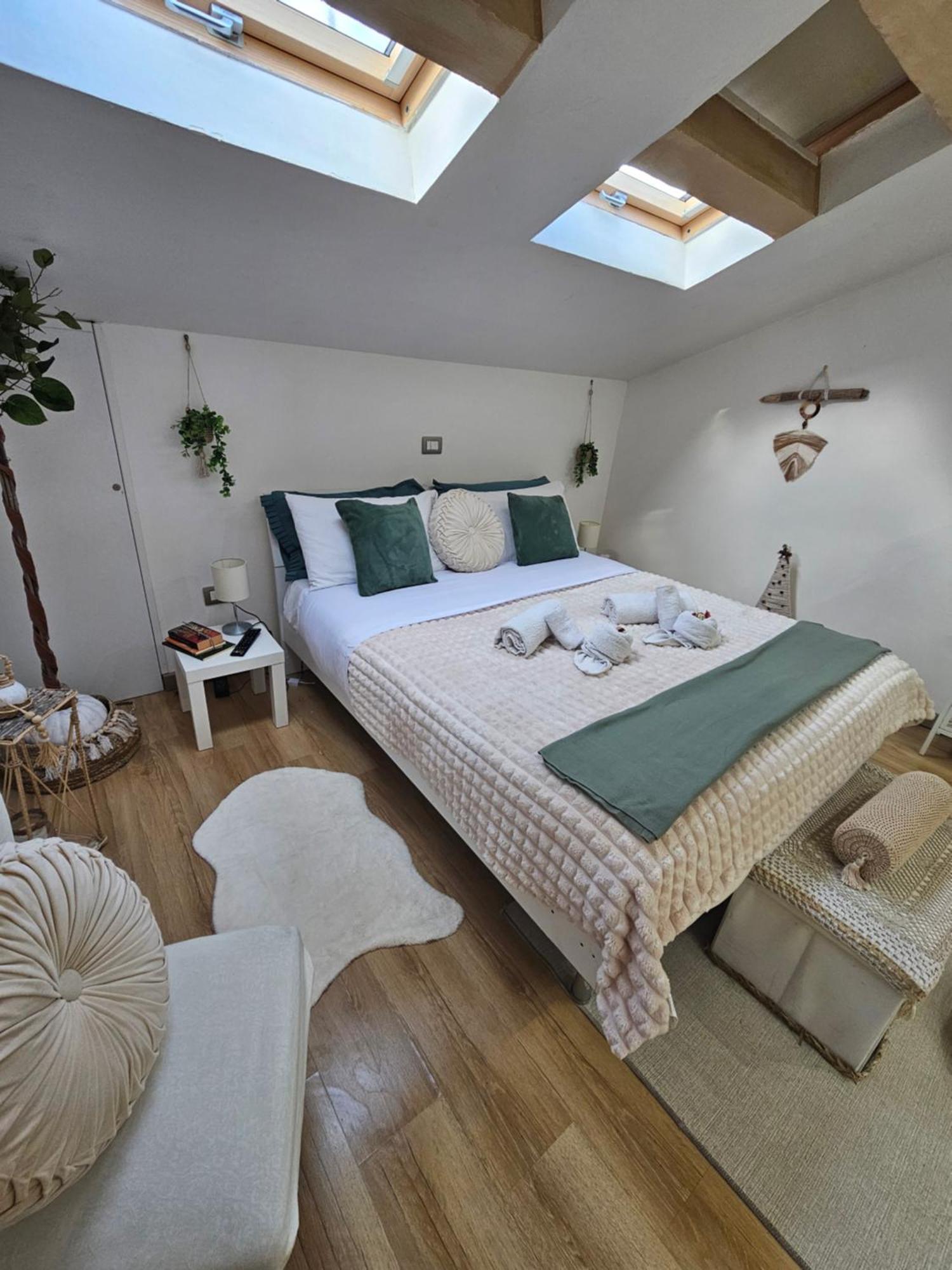La Mansarda Suite Benevento Bagian luar foto