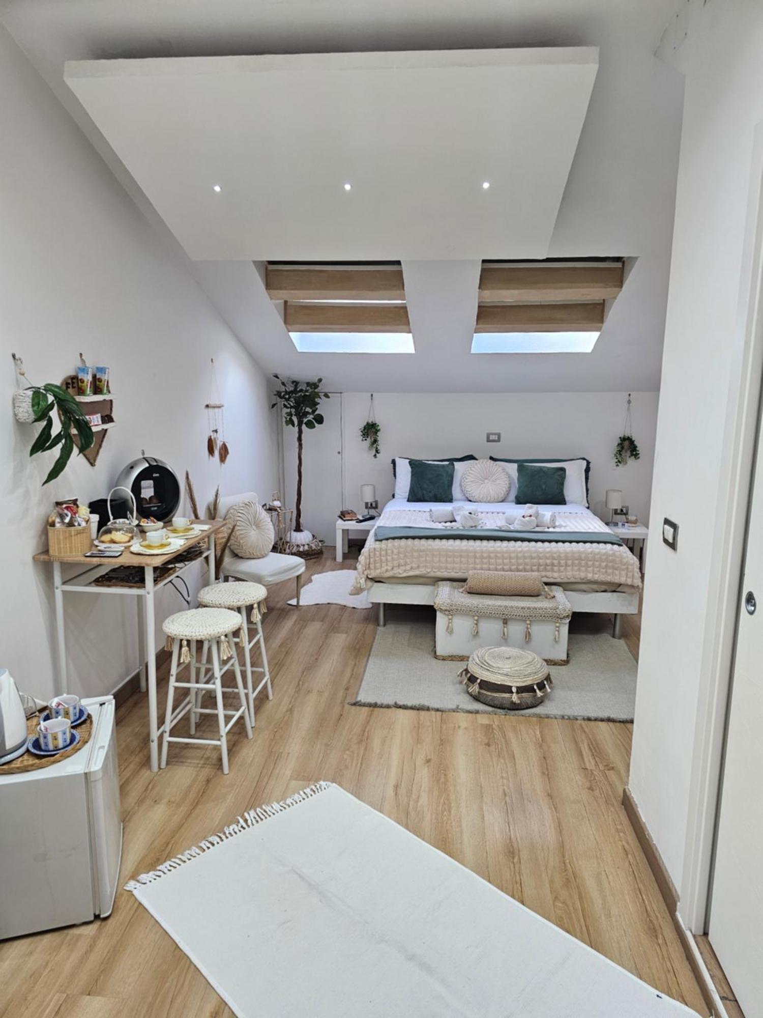 La Mansarda Suite Benevento Bagian luar foto